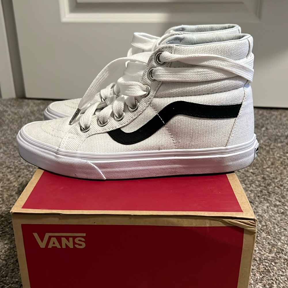 White Sk8-Hi Vans Reissue